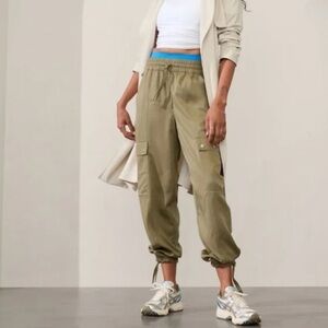 Athleta Celestial High Rise Utility Pant NWT XS Olive Branch